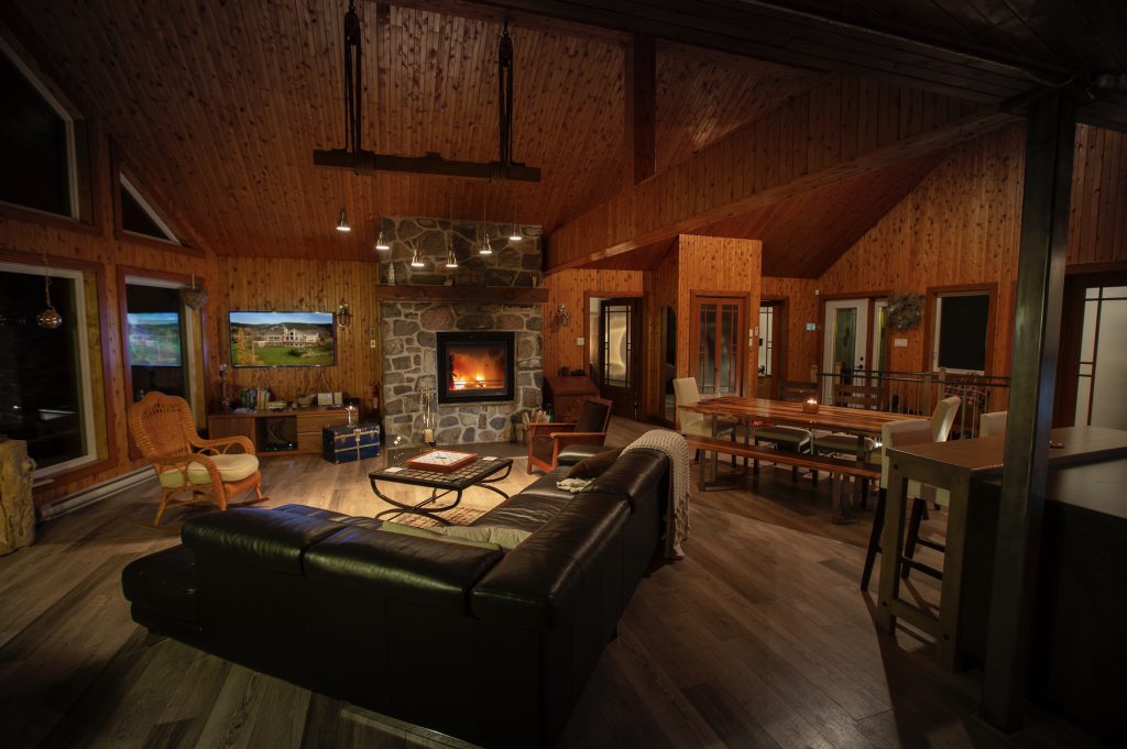 Foyer intérieur design intérieur en bois Chalet à louer Kamouraska
